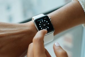 watch-hand-screen-apple-technology-ring-105683-pxhere.com (1)